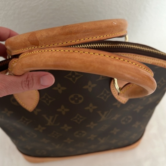 LV bag - Picture 3 of 13